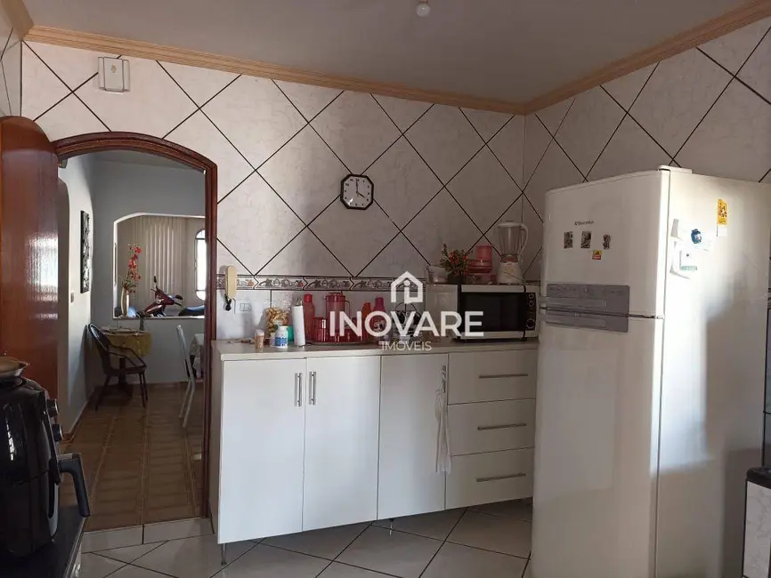 Casa com 3 quartos à venda, 360m2 em Itumbiara - GO - imagem 6 Foto 6 de Casa com 3 quartos à venda, 360m2 em Itumbiara - GO