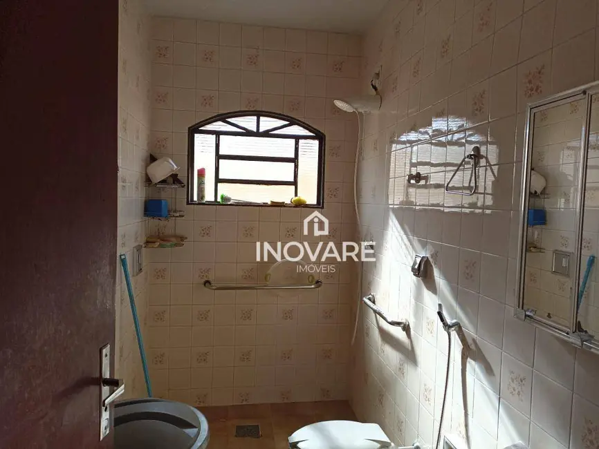 Casa com 3 quartos à venda, 360m2 em Itumbiara - GO - imagem 7 Foto 7 de Casa com 3 quartos à venda, 360m2 em Itumbiara - GO