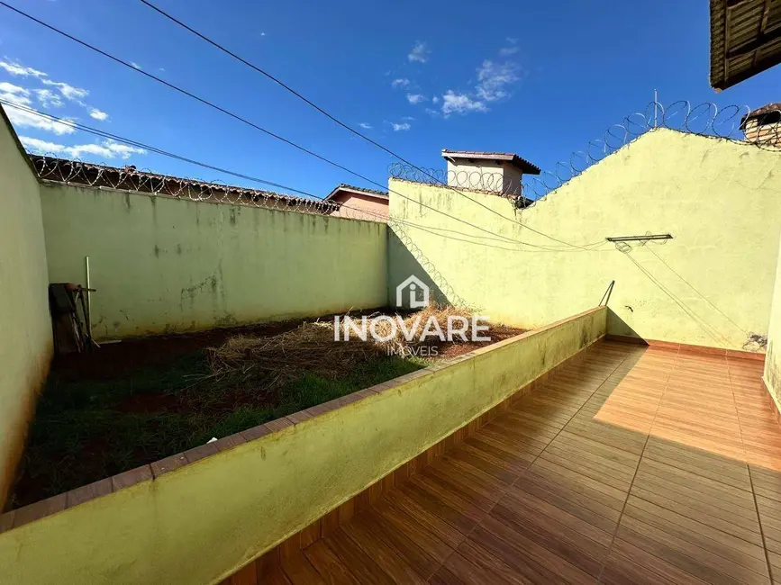 Casa com 3 quartos à venda, 240m2 em Itumbiara - GO - imagem 6 Foto 6 de Casa com 3 quartos à venda, 240m2 em Itumbiara - GO