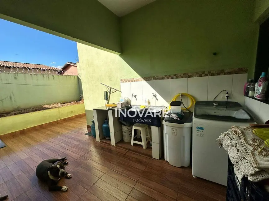 Casa com 3 quartos à venda, 240m2 em Itumbiara - GO - imagem 5 Foto 5 de Casa com 3 quartos à venda, 240m2 em Itumbiara - GO