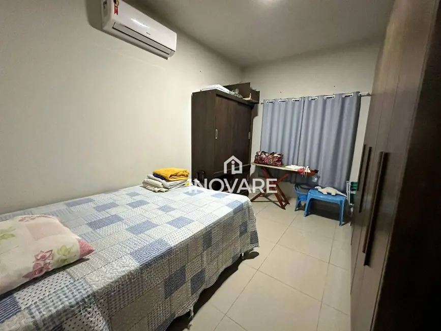 Casa com 3 quartos à venda, 240m2 em Itumbiara - GO - imagem 3 Foto 3 de Casa com 3 quartos à venda, 240m2 em Itumbiara - GO