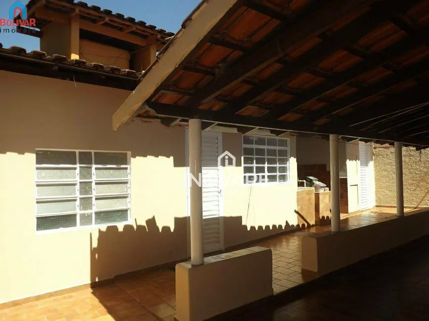 Casa com 4 quartos à venda, 271m2 em Itumbiara - GO - imagem 9 Foto 9 de Casa com 4 quartos à venda, 271m2 em Itumbiara - GO