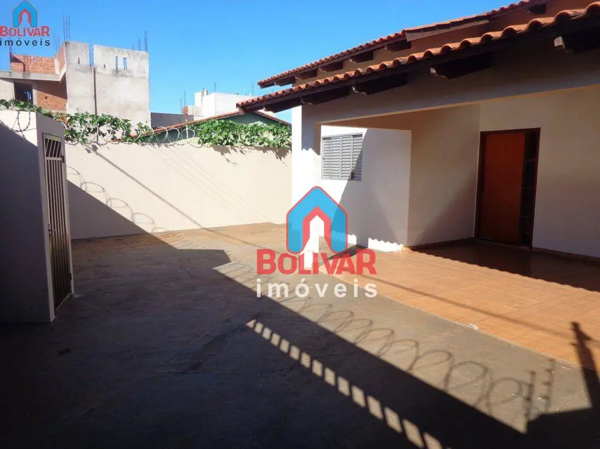 Casa com 3 quartos à venda, 150m2 em Itumbiara - GO - imagem 4 Foto 4 de Casa com 3 quartos à venda, 150m2 em Itumbiara - GO