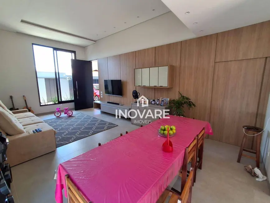 Casa com 3 quartos à venda, 299m2 em Itumbiara - GO - imagem 2 Foto 2 de Casa com 3 quartos à venda, 299m2 em Itumbiara - GO