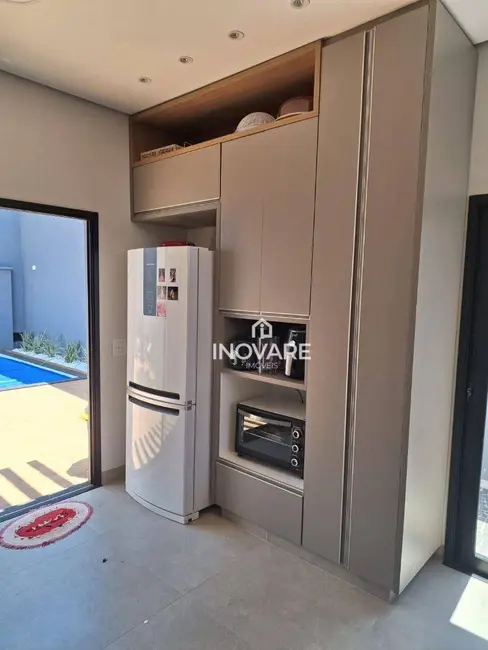 Casa com 3 quartos à venda, 299m2 em Itumbiara - GO - imagem 3 Foto 3 de Casa com 3 quartos à venda, 299m2 em Itumbiara - GO