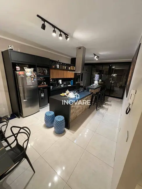 Foto 8 de Casa com 3 quartos à venda, 250m2 em Itumbiara - GO