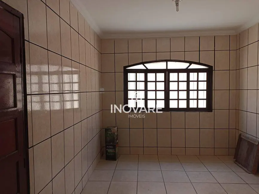 Casa com 3 quartos à venda, 300m2 em Jardim Leonora, Itumbiara - GO - imagem 4 Foto 4 de Casa com 3 quartos à venda, 300m2 em Jardim Leonora, Itumbiara - GO
