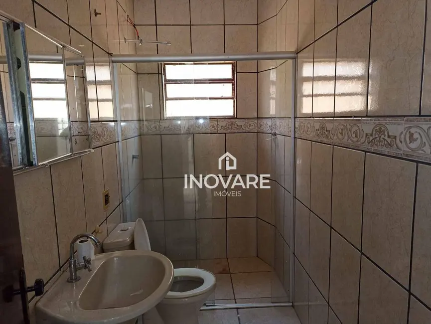 Casa com 3 quartos à venda, 300m2 em Jardim Leonora, Itumbiara - GO - imagem 6 Foto 6 de Casa com 3 quartos à venda, 300m2 em Jardim Leonora, Itumbiara - GO