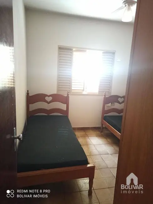 Casa com 3 quartos para alugar, 360m2 em Itumbiara - GO - imagem 3 Foto 3 de Casa com 3 quartos para alugar, 360m2 em Itumbiara - GO