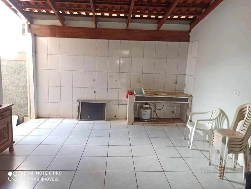 Casa com 3 quartos para alugar, 360m2 em Itumbiara - GO - imagem 8 Foto 8 de Casa com 3 quartos para alugar, 360m2 em Itumbiara - GO