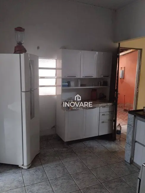 Foto 4 de Casa com 3 quartos à venda, 190m2 em Morrinhos - GO