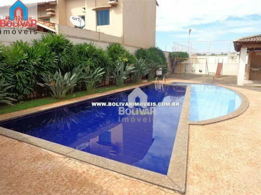 Apartamento com 2 quartos para alugar, 57m2 em Itumbiara - GO - imagem 9 Foto 9 de Apartamento com 2 quartos para alugar, 57m2 em Itumbiara - GO