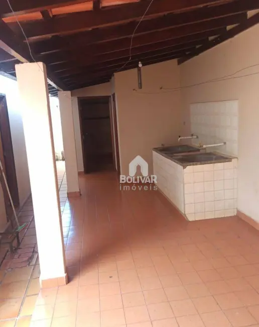 Foto 8 de Casa com 3 quartos à venda, 300m2 em Itumbiara - GO