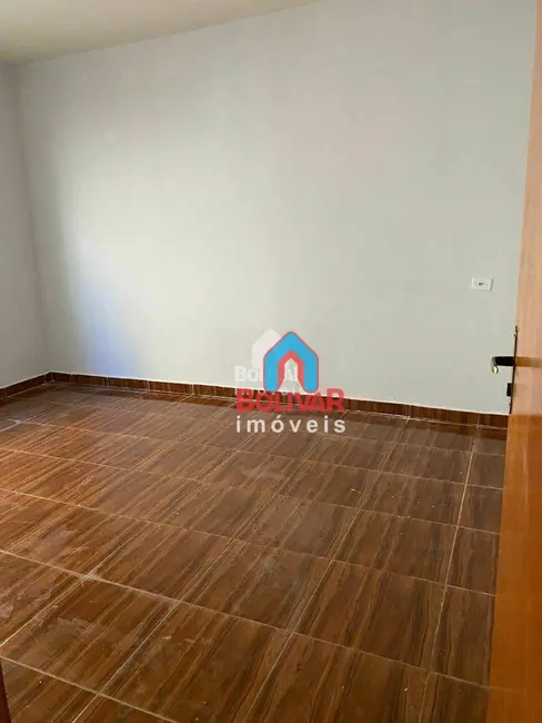 Casa com 2 quartos à venda, 200m2 em Itumbiara - GO - imagem 3 Foto 3 de Casa com 2 quartos à venda, 200m2 em Itumbiara - GO