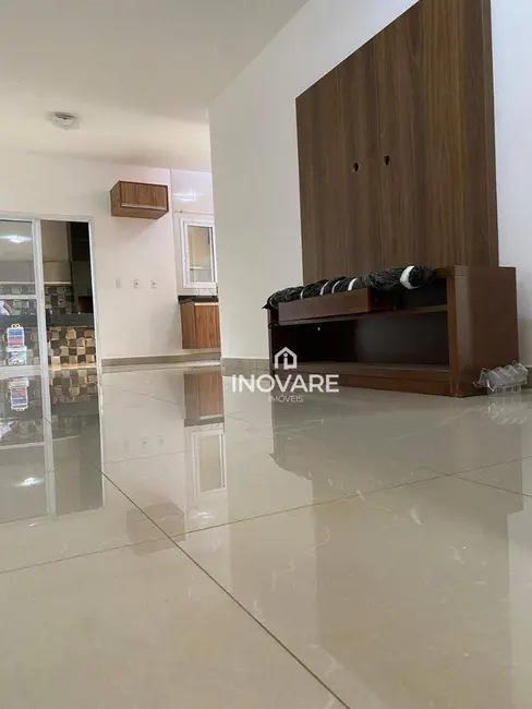 Casa de Condomínio com 3 quartos à venda, 140m2 em Arapora - MG - imagem 2 Foto 2 de Casa de Condomínio com 3 quartos à venda, 140m2 em Arapora - MG