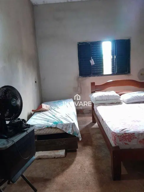 Sítio / Rancho com 3 quartos à venda, 2000m2 em Itumbiara - GO - imagem 9 Foto 9 de Sítio / Rancho com 3 quartos à venda, 2000m2 em Itumbiara - GO