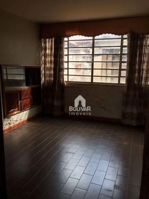 Casa com 3 quartos para alugar, 230m2 em Itumbiara - GO - imagem 3 Foto 3 de Casa com 3 quartos para alugar, 230m2 em Itumbiara - GO