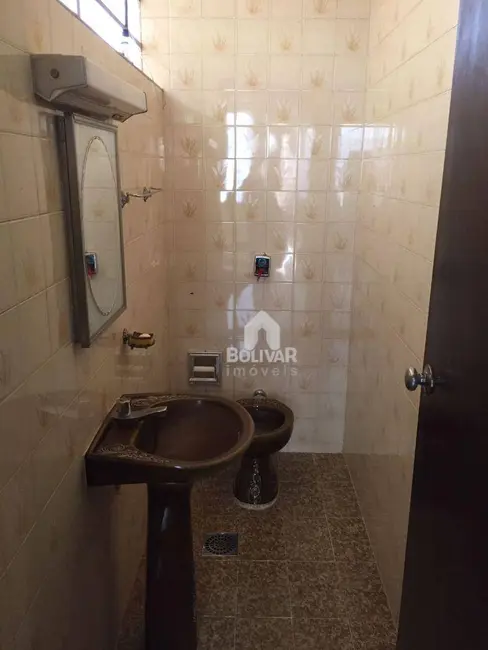 Casa com 3 quartos para alugar, 230m2 em Itumbiara - GO - imagem 5 Foto 5 de Casa com 3 quartos para alugar, 230m2 em Itumbiara - GO