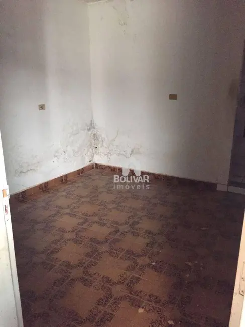 Casa com 3 quartos para alugar, 230m2 em Itumbiara - GO - imagem 7 Foto 7 de Casa com 3 quartos para alugar, 230m2 em Itumbiara - GO