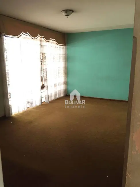 Casa com 3 quartos para alugar, 230m2 em Itumbiara - GO - imagem 4 Foto 4 de Casa com 3 quartos para alugar, 230m2 em Itumbiara - GO