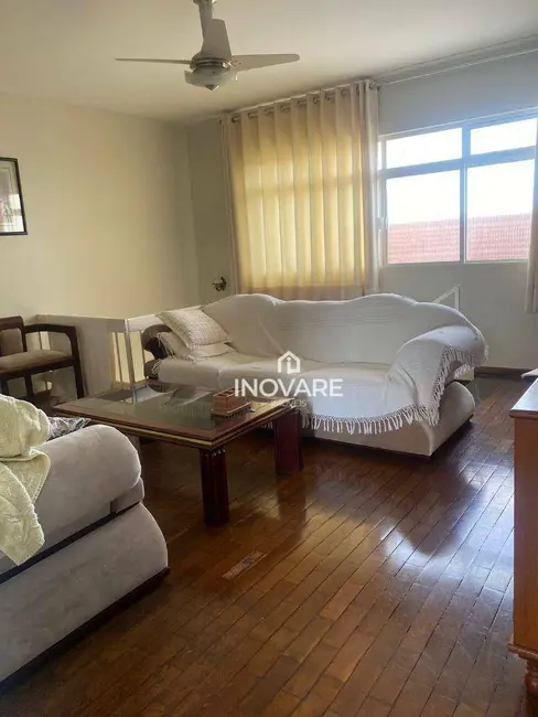 Casa com 4 quartos à venda, 600m2 em Itumbiara - GO - imagem 8 Foto 8 de Casa com 4 quartos à venda, 600m2 em Itumbiara - GO