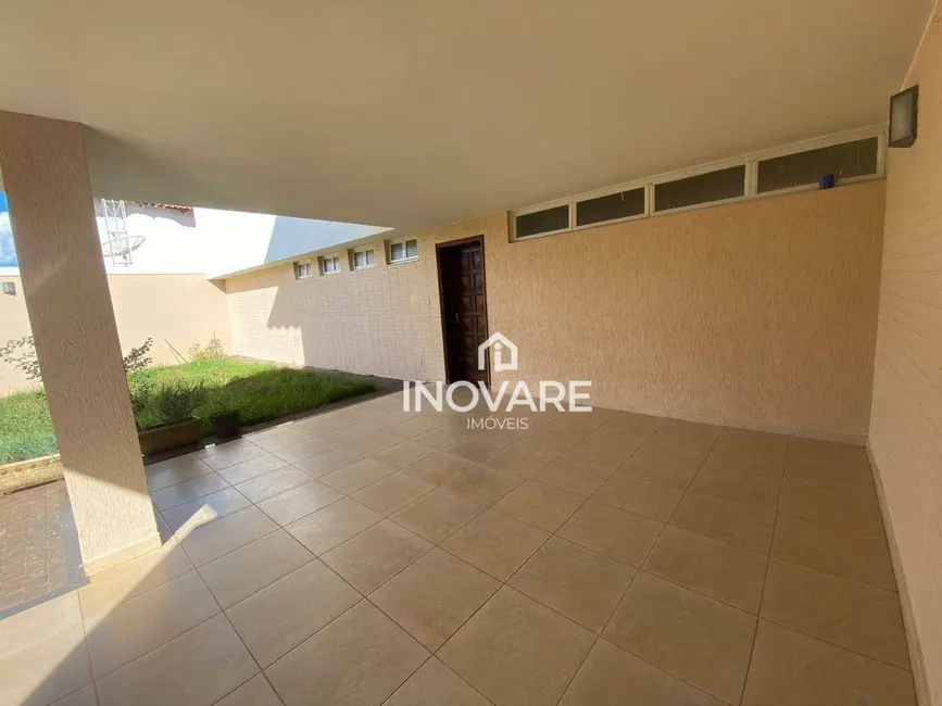 Casa com 4 quartos à venda, 600m2 em Itumbiara - GO - imagem 3 Foto 3 de Casa com 4 quartos à venda, 600m2 em Itumbiara - GO