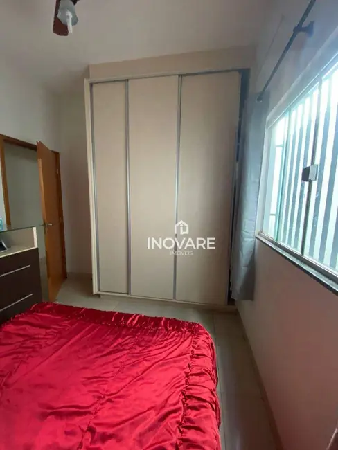 Casa com 3 quartos à venda, 200m2 em Itumbiara - GO - imagem 9 Foto 9 de Casa com 3 quartos à venda, 200m2 em Itumbiara - GO