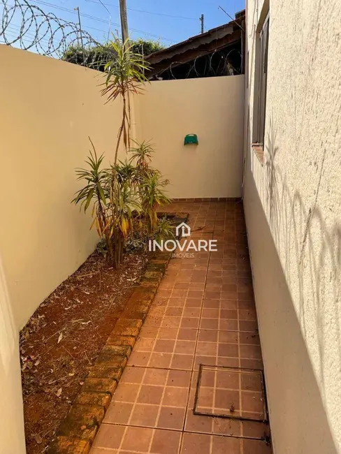 Casa com 2 quartos à venda, 125m2 em Itumbiara - GO - imagem 3 Foto 3 de Casa com 2 quartos à venda, 125m2 em Itumbiara - GO