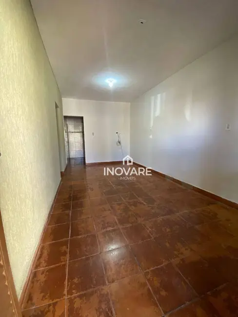 Casa com 3 quartos à venda, 375m2 em Arapora - MG - imagem 5 Foto 5 de Casa com 3 quartos à venda, 375m2 em Arapora - MG