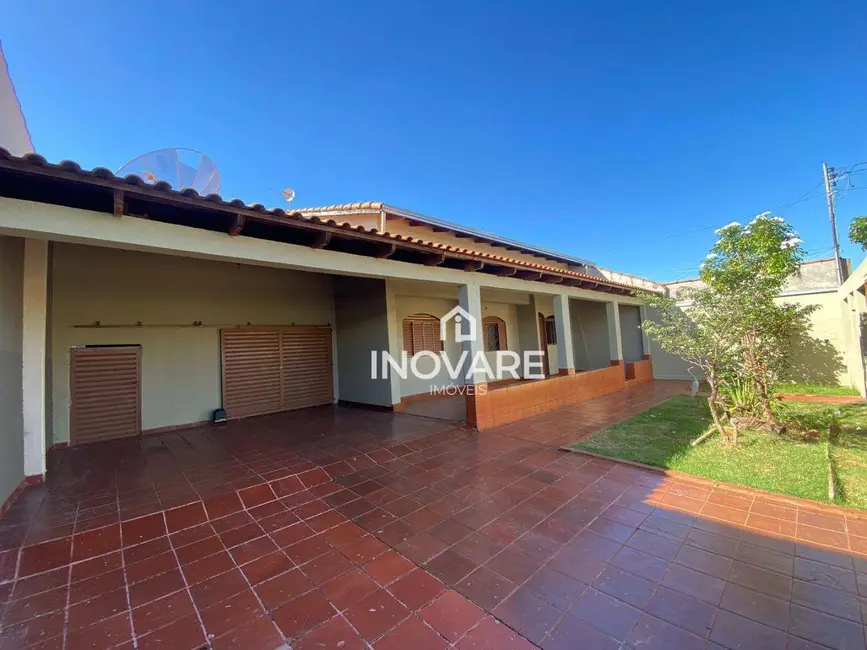 Casa com 3 quartos à venda, 375m2 em Arapora - MG - imagem 4 Foto 4 de Casa com 3 quartos à venda, 375m2 em Arapora - MG