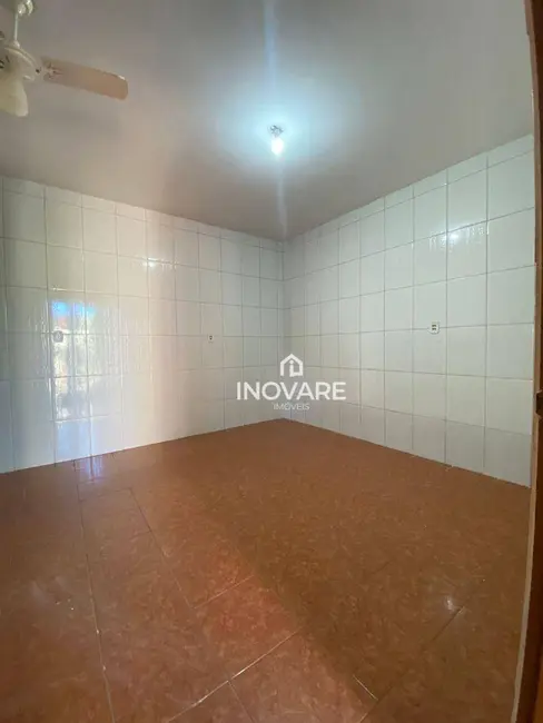 Casa com 3 quartos à venda, 375m2 em Arapora - MG - imagem 9 Foto 9 de Casa com 3 quartos à venda, 375m2 em Arapora - MG