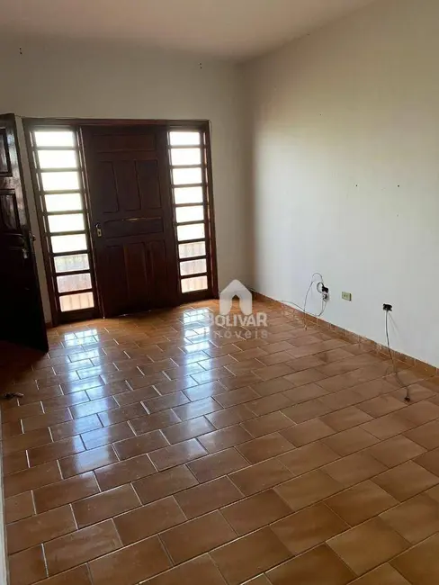 Apartamento com 3 quartos para alugar, 82m2 em Itumbiara - GO - imagem 2 Foto 2 de Apartamento com 3 quartos para alugar, 82m2 em Itumbiara - GO