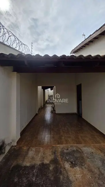 Foto 2 de Casa com 3 quartos para alugar, 300m2 em Jardim Morumbi, Itumbiara - GO