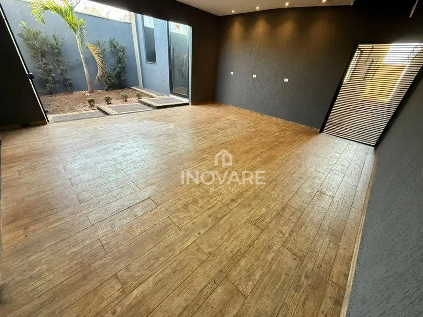 Foto 2 de Casa com 3 quartos à venda, 250m2 em Itumbiara - GO