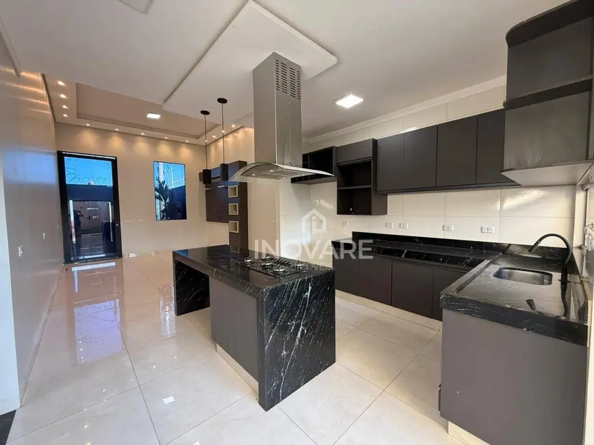 Foto 6 de Casa com 3 quartos à venda, 250m2 em Itumbiara - GO
