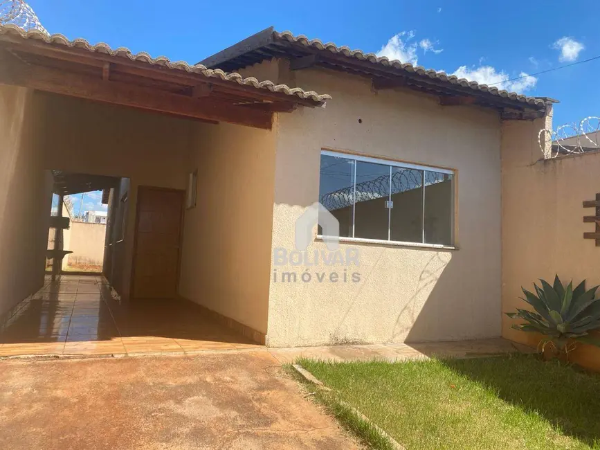 Foto 2 de Casa com 2 quartos à venda, 200m2 em Itumbiara - GO