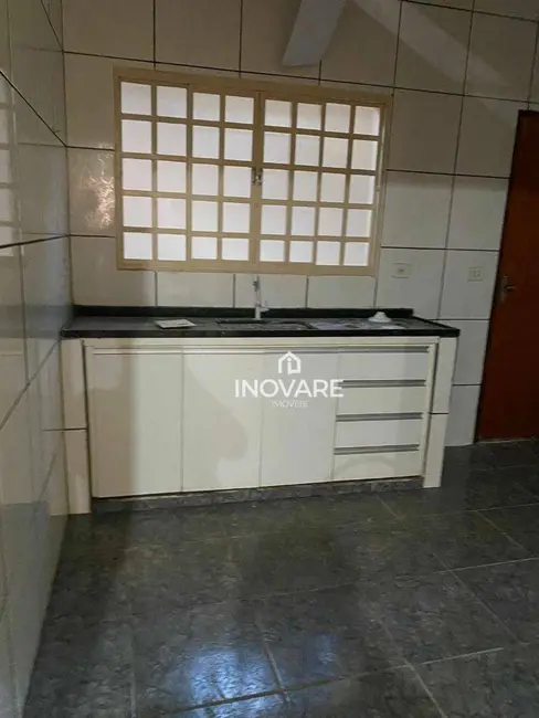 Foto 9 de Casa com 2 quartos para alugar, 190m2 em Jardim Liberdade, Itumbiara - GO