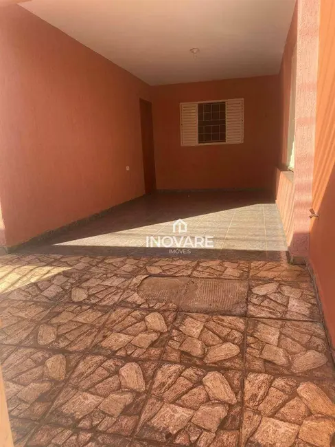 Foto 1 de Casa com 2 quartos para alugar, 190m2 em Jardim Liberdade, Itumbiara - GO