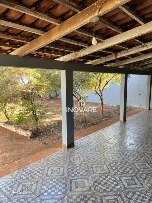 Foto 3 de Casa com 3 quartos para alugar, 360m2 em Jardim Leonora, Itumbiara - GO