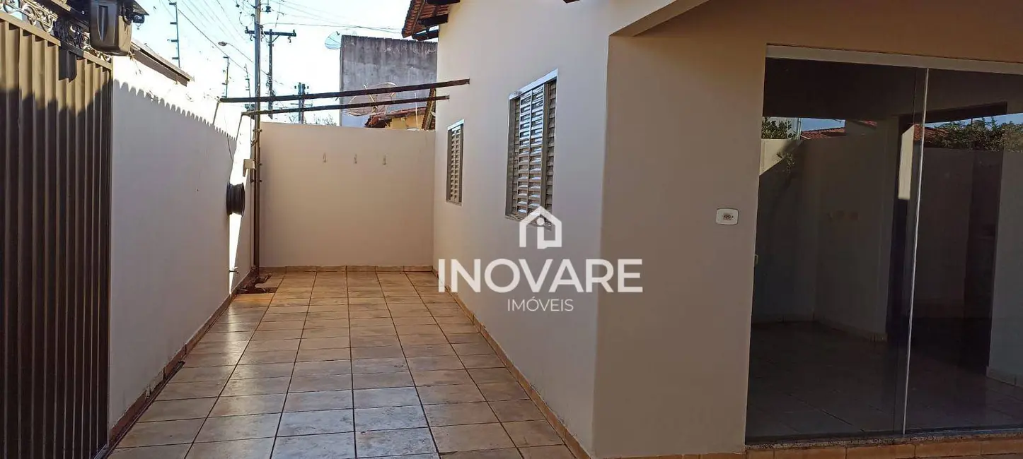 Foto 1 de Casa com 3 quartos à venda, 180m2 em Itumbiara - GO