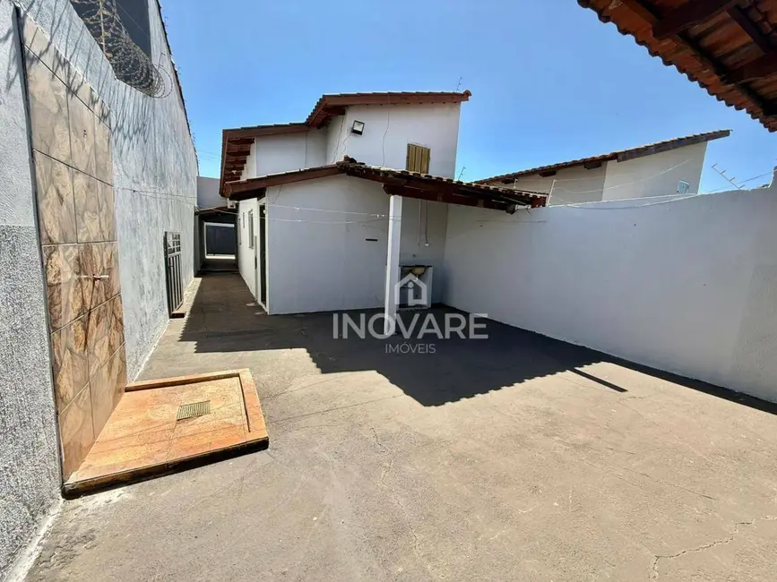 Foto 9 de Casa com 2 quartos para alugar, 189m2 em Itumbiara - GO