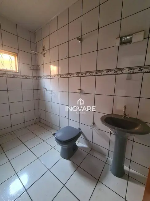 Casa com 3 quartos à venda e para alugar, 360m2 em Itumbiara - GO - imagem 5 Foto 5 de Casa com 3 quartos à venda e para alugar, 360m2 em Itumbiara - GO