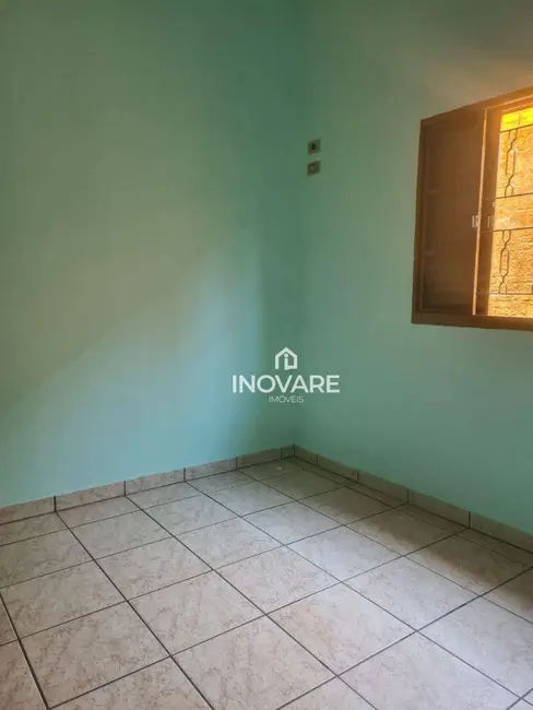 Casa com 3 quartos à venda e para alugar, 360m2 em Itumbiara - GO - imagem 4 Foto 4 de Casa com 3 quartos à venda e para alugar, 360m2 em Itumbiara - GO