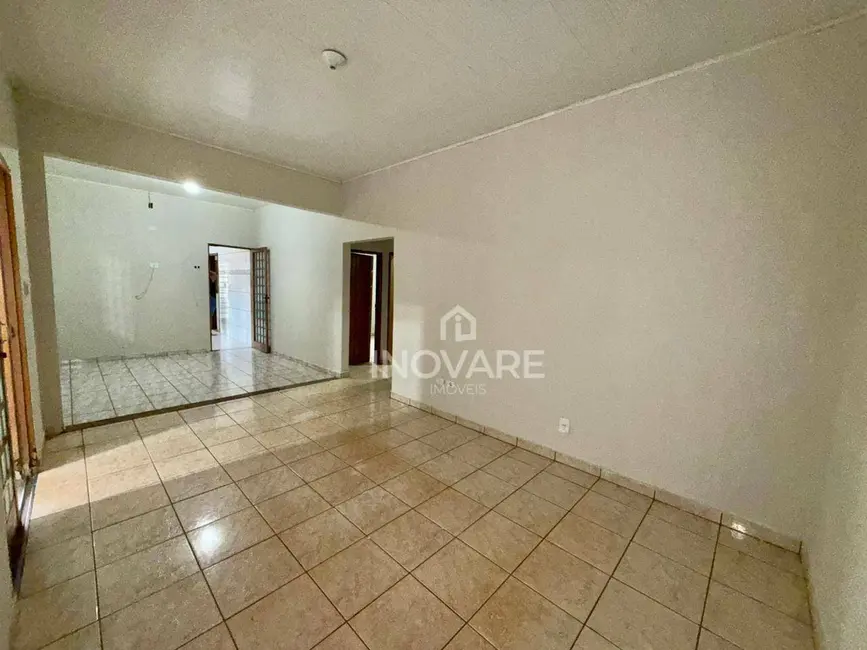 Foto 9 de Casa com 3 quartos à venda, 360m2 em Itumbiara - GO
