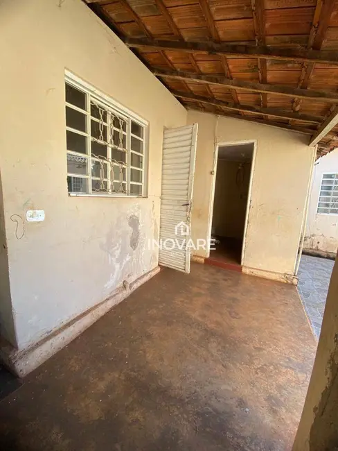 Casa com 3 quartos para alugar, 257m2 em Itumbiara - GO - imagem 7 Foto 7 de Casa com 3 quartos para alugar, 257m2 em Itumbiara - GO