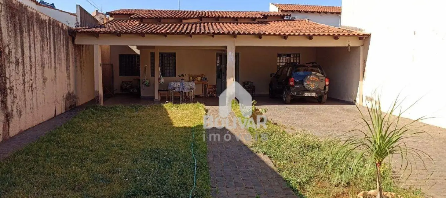 Foto 1 de Casa com 2 quartos à venda, 352m2 em Alto da Boa Vista, Itumbiara - GO