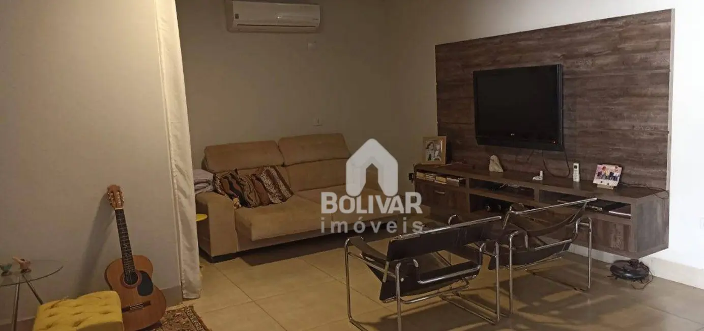 Foto 2 de Casa com 2 quartos à venda, 352m2 em Alto da Boa Vista, Itumbiara - GO