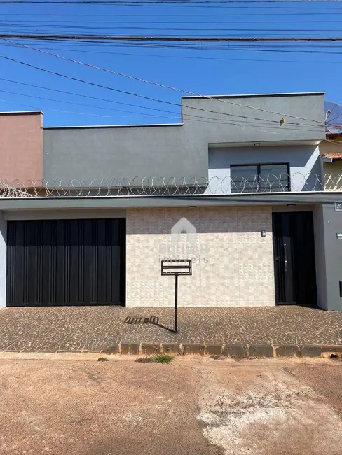 Casa com 3 quartos para alugar, 200m2 em Jardim Morumbi, Itumbiara - GO - imagem 1 Foto 1 de Casa com 3 quartos para alugar, 200m2 em Jardim Morumbi, Itumbiara - GO