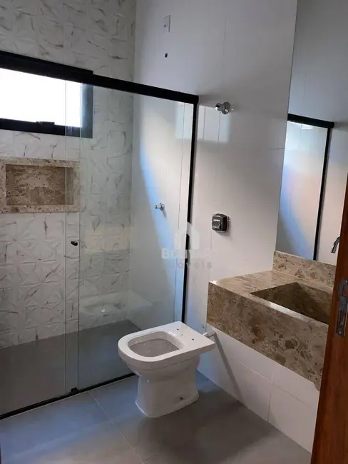 Casa com 3 quartos para alugar, 200m2 em Jardim Morumbi, Itumbiara - GO - imagem 9 Foto 9 de Casa com 3 quartos para alugar, 200m2 em Jardim Morumbi, Itumbiara - GO