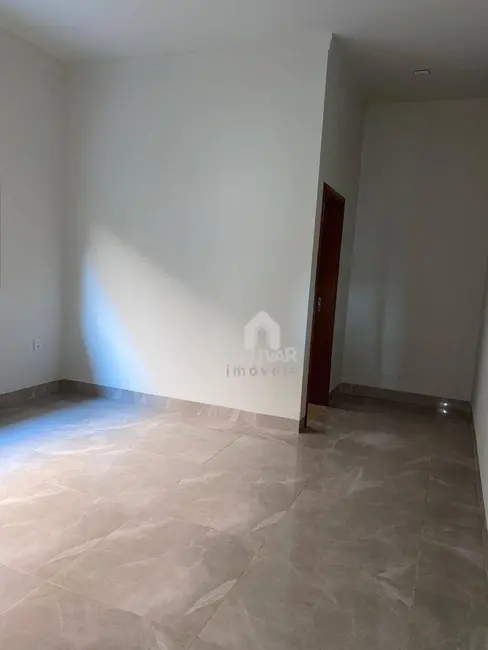 Casa com 3 quartos para alugar, 200m2 em Jardim Morumbi, Itumbiara - GO - imagem 8 Foto 8 de Casa com 3 quartos para alugar, 200m2 em Jardim Morumbi, Itumbiara - GO